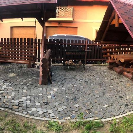 Катерина Hotel Chynadiyovo Exterior foto
