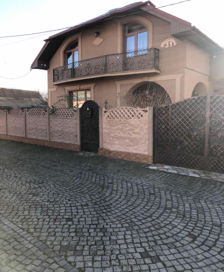 Катерина Hotel Chynadiyovo Exterior foto