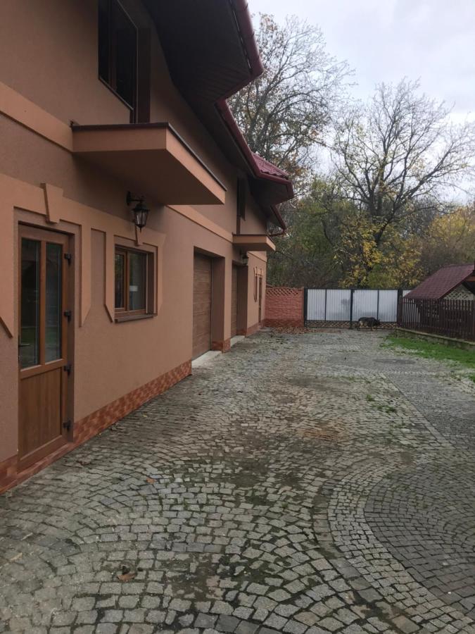 Катерина Hotel Chynadiyovo Exterior foto
