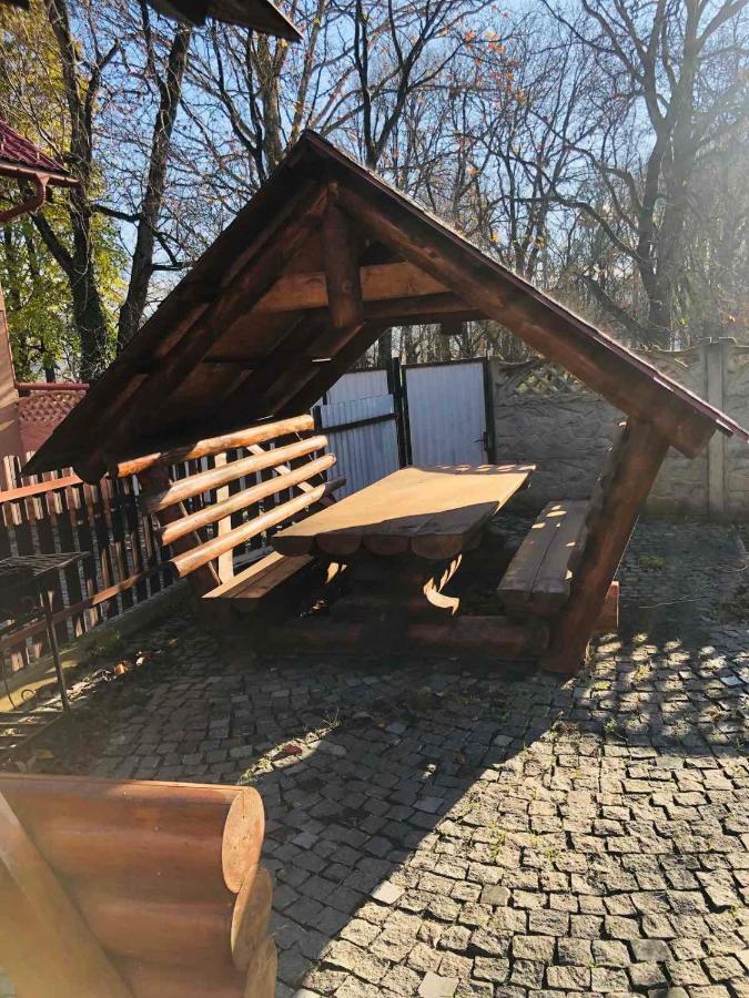 Катерина Hotel Chynadiyovo Exterior foto