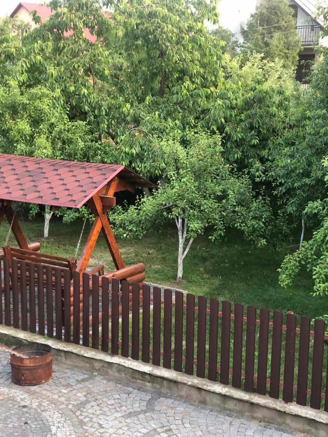 Катерина Hotel Chynadiyovo Exterior foto